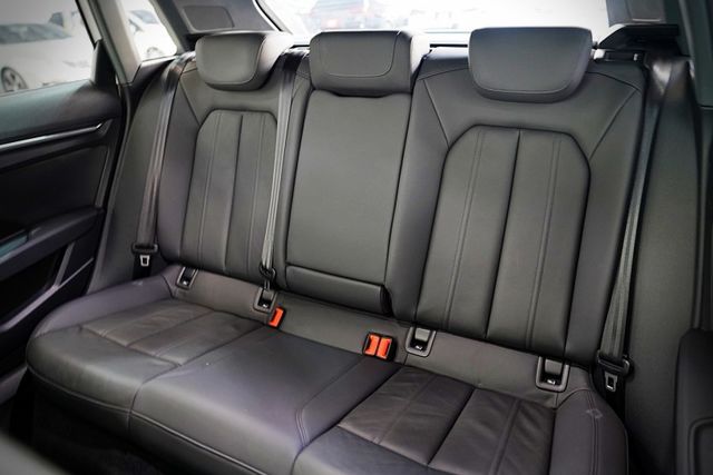 35 TFSI  原廠保養僅跑8萬里 撥片、倒車影像、ACC、車道偏離警示、盲點、CarPlay  第9張相片