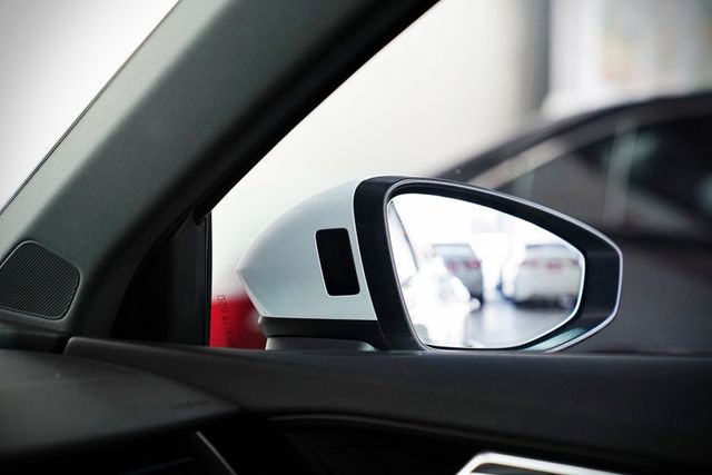 35 TFSI  原廠保養僅跑8萬里 撥片、倒車影像、ACC、車道偏離警示、盲點、CarPlay  第17張相片