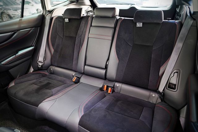 原廠保固 僅跑2.1萬里 ACC 車道偏移 盲點 天窗 倒影 電尾門 電子手煞  第9張相片