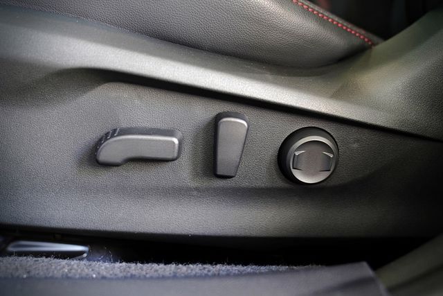 原廠保固 僅跑2.1萬里 ACC 車道偏移 盲點 天窗 倒影 電尾門 電子手煞  第15張相片