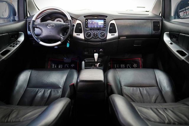 僅跑8.2萬里 原版件 鋁圈 皮椅 雙安 多功能影音 倒車顯影 導航 抬頭顯示  第8張相片