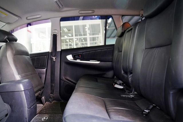 僅跑8.2萬里 原版件 鋁圈 皮椅 雙安 多功能影音 倒車顯影 導航 抬頭顯示  第9張相片