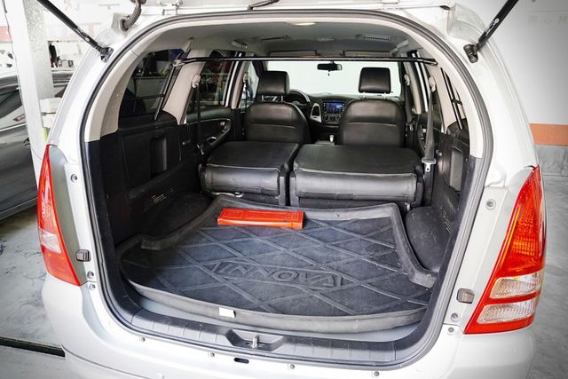 僅跑8.2萬里 原版件 鋁圈 皮椅 雙安 多功能影音 倒車顯影 導航 抬頭顯示  第12張相片