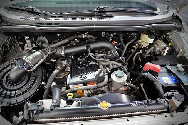 僅跑8.2萬里 原版件 鋁圈 皮椅 雙安 多功能影音 倒車顯影 導航 抬頭顯示  第19張相片