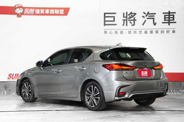 小改後 ACC 車道偏移 雙電動椅電熱椅 倒影 I-Key 自動大燈 雙區恆溫  第6張相片