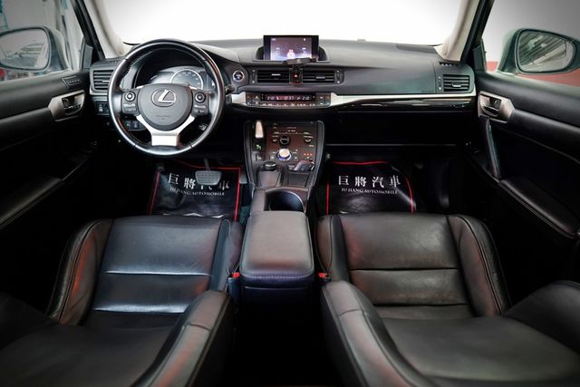 小改後 ACC 車道偏移 雙電動椅電熱椅 倒影 I-Key 自動大燈 雙區恆溫  第7張相片