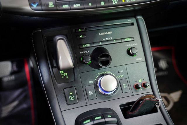 小改後 ACC 車道偏移 雙電動椅電熱椅 倒影 I-Key 自動大燈 雙區恆溫  第16張相片