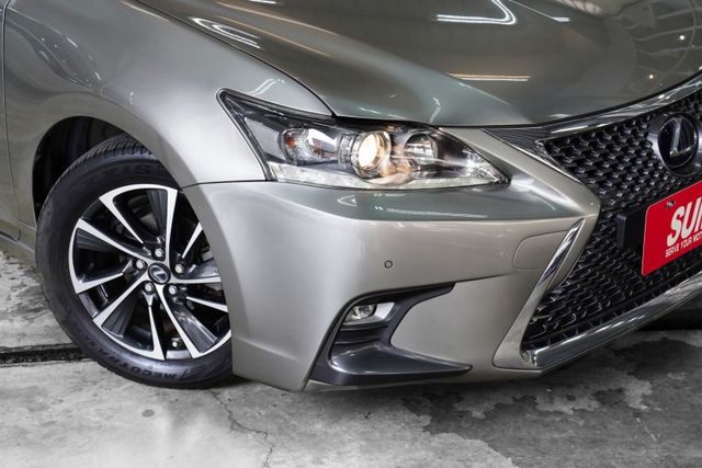 小改後 ACC 車道偏移 雙電動椅電熱椅 倒影 I-Key 自動大燈 雙區恆溫  第20張相片