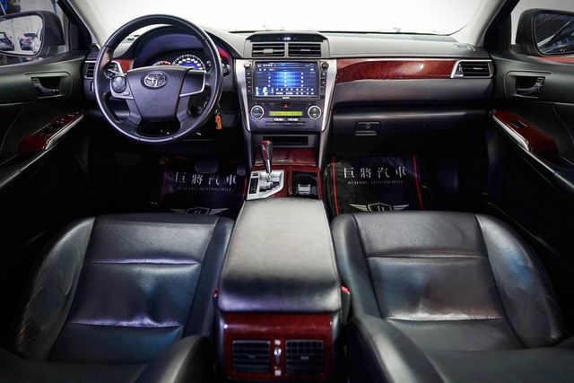 原鈑件 定速、恆溫空調、倒車顯影、導航、後座出風口，加裝胎壓偵測  第7張相片