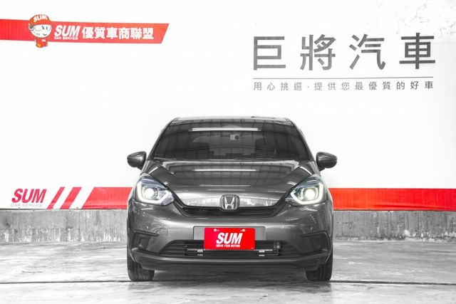 一手車 原鈑件 僅跑2.1萬里 數位儀表、倒車顯影、恆溫、ACC跟車 車道維持  第2張相片