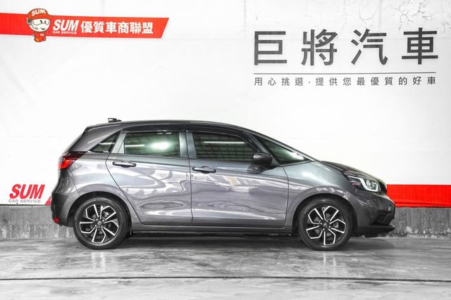 一手車 原鈑件 僅跑2.1萬里 數位儀表、倒車顯影、恆溫、ACC跟車 車道維持  第4張相片