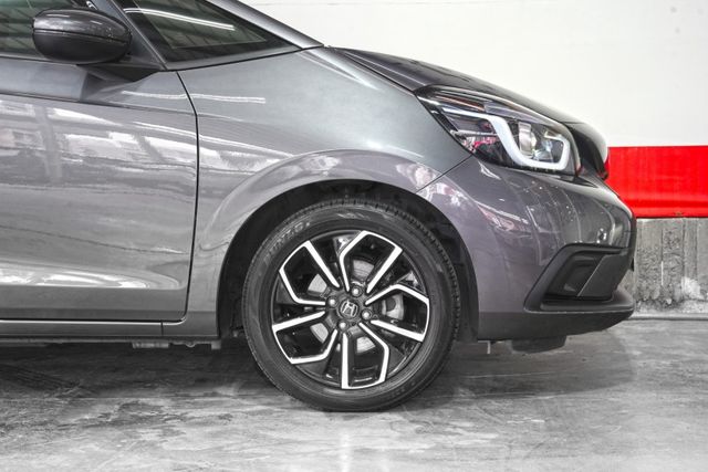 一手車 原鈑件 僅跑2.1萬里 數位儀表、倒車顯影、恆溫、ACC跟車 車道維持  第5張相片