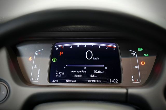 一手車 原鈑件 僅跑2.1萬里 數位儀表、倒車顯影、恆溫、ACC跟車 車道維持  第13張相片