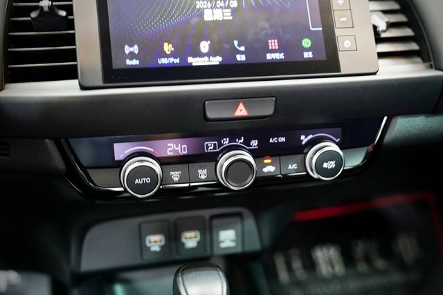 一手車 原鈑件 僅跑2.1萬里 數位儀表、倒車顯影、恆溫、ACC跟車 車道維持  第15張相片