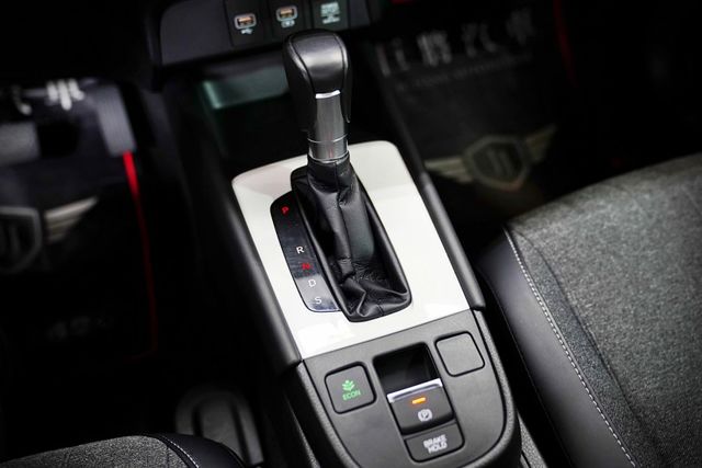 一手車 原鈑件 僅跑2.1萬里 數位儀表、倒車顯影、恆溫、ACC跟車 車道維持  第16張相片