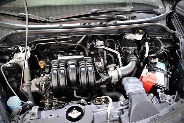 一手車 原鈑件 僅跑2.1萬里 數位儀表、倒車顯影、恆溫、ACC跟車 車道維持  第19張相片