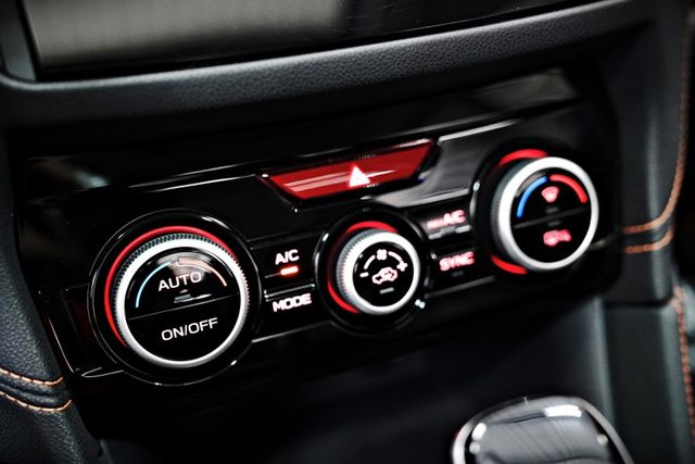 僅跑6.7萬里 天窗 撥片 恆溫 電動椅 偏離警示 ACC 導航倒影  第16張相片