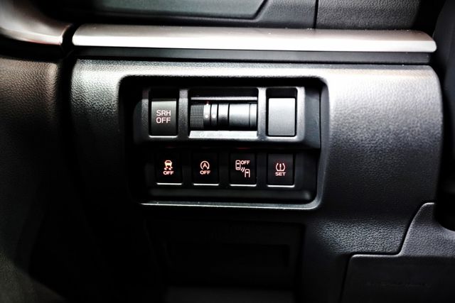 僅跑6.7萬里 天窗 撥片 恆溫 電動椅 偏離警示 ACC 導航倒影  第18張相片