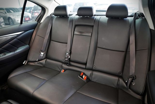 一手車僅跑4.5萬里 原版件 原廠保養 天窗 導航 環景影像 雙電動椅 偏移警示  第8張相片