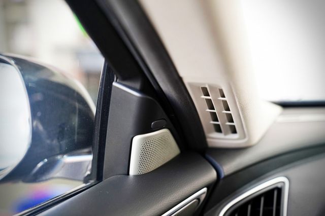 一手車僅跑4.5萬里 原版件 原廠保養 天窗 導航 環景影像 雙電動椅 偏移警示  第18張相片