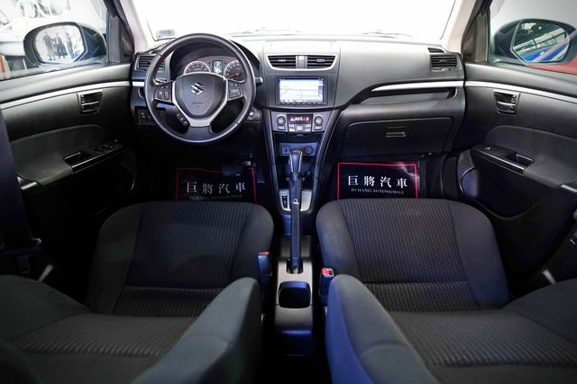 一手車 原版件 倒影、恆溫、定速、IKEY、藍芽、導航、電子後視鏡、方向盤4向  第7張相片