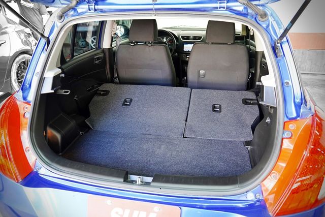 一手車 原版件 倒影、恆溫、定速、IKEY、藍芽、導航、電子後視鏡、方向盤4向  第10張相片