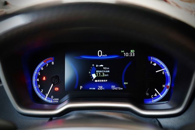 一手車 原版件 缺廠證 ACC 車道偏移 盲點 倒車顯影 抬頭顯示 雙前座電熱椅  第12張相片