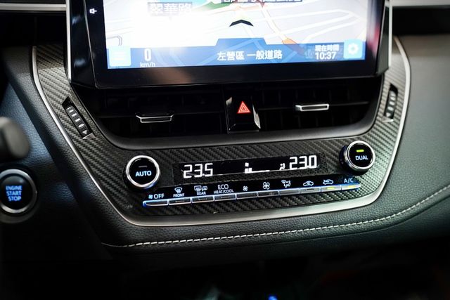 一手車 原版件 缺廠證 ACC 車道偏移 盲點 倒車顯影 抬頭顯示 雙前座電熱椅  第15張相片