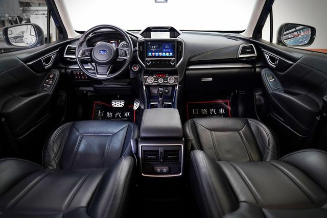 原鈑件 僅跑6.4萬里 ACC撥片 盲點 車道偏移 環景 電尾門 天窗 四輪驅動  第7張相片