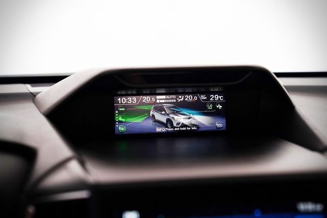 原鈑件 僅跑6.4萬里 ACC撥片 盲點 車道偏移 環景 電尾門 天窗 四輪驅動  第15張相片