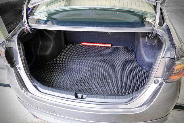 僅跑5.2萬里 導航 抬頭顯示 循跡防滑  第10張相片