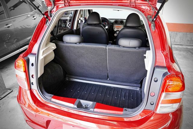 僅跑4.8萬里 一手車 原版件 有皮椅、電動調整後照鏡、胎壓偵測  第11張相片