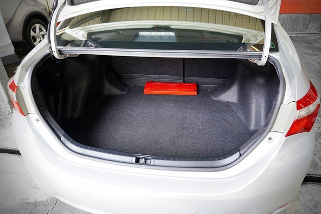 一手車僅跑3萬里 原版件 有定速、恆溫、電折後視鏡 加裝抬顯  第10張相片