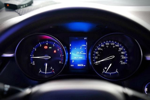 僅跑6.6萬里 倒車顯影 雙區恆溫  第13張相片