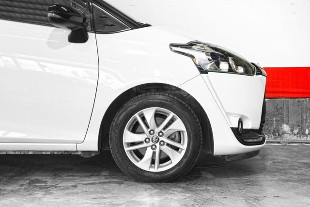 一手車僅跑4.6萬里 原版件 皮椅、免鑰匙、恆溫、電折後視、盲點、定速、右電滑門  第5張相片