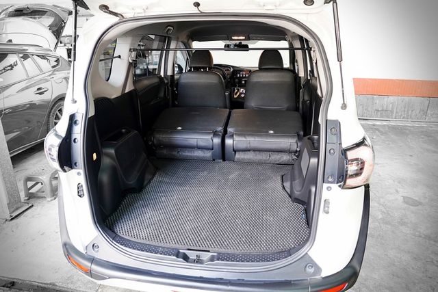 一手車僅跑4.6萬里 原版件 皮椅、免鑰匙、恆溫、電折後視、盲點、定速、右電滑門  第10張相片