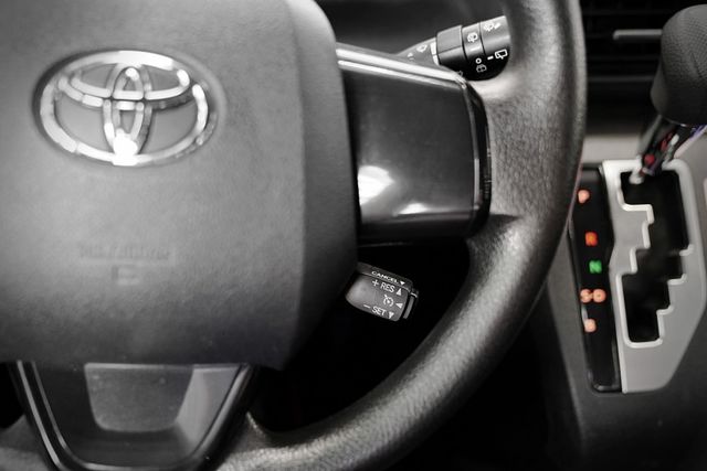 一手車僅跑4.6萬里 原版件 皮椅、免鑰匙、恆溫、電折後視、盲點、定速、右電滑門  第11張相片