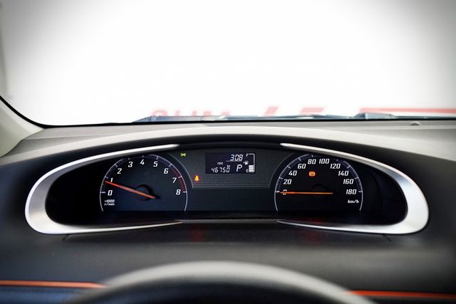 一手車僅跑4.6萬里 原版件 皮椅、免鑰匙、恆溫、電折後視、盲點、定速、右電滑門  第12張相片