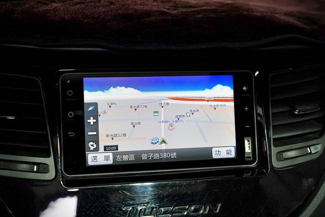 原廠保養 僅跑5萬里 全景天窗 導航 電動椅 車道輔助 雙區恆溫  第13張相片
