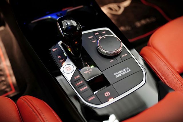 128ti｜一手車僅跑1.8萬里 撥片 電動椅 導航倒影 電尾門 偏離警示 ACC AEB 原鈑件  第16張相片