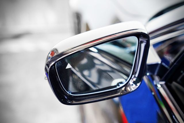 318i Sport｜一手車 僅跑2.3萬里 原版件 原廠保固到2027 5AU、環景、盲點、ID8介面  第18張相片