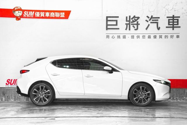 20S Signature｜一手車 原版件 原廠保固到2028 僅跑7千里 跟車 車道偏移 盲點 BOSE音響  第4張相片