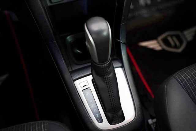 GLX｜一手車 原版件 倒影、恆溫、定速、IKEY、藍芽、導航、電子後視鏡、方向盤4向  第16張相片