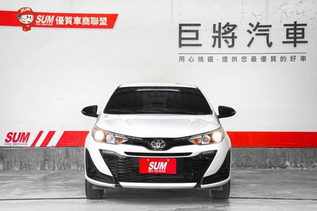 豪華版｜原鈑件 原廠保養僅跑1.1萬里 雙色內裝 定速 車道偏移 車美仕主機 倒影 導航  第2張相片