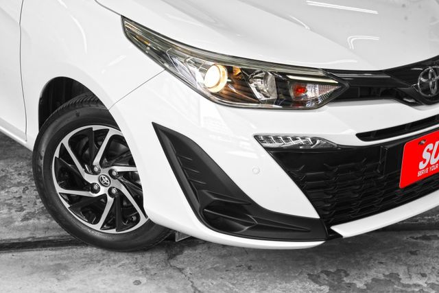 豪華版｜原鈑件 原廠保養僅跑1.1萬里 雙色內裝 定速 車道偏移 車美仕主機 倒影 導航  第20張相片