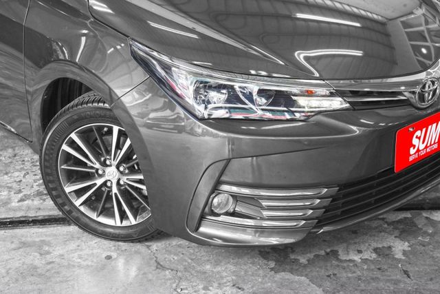 經典型｜原廠保養 僅跑4.2萬里 導航 倒車影像 定速 雙區恆溫  第20張相片