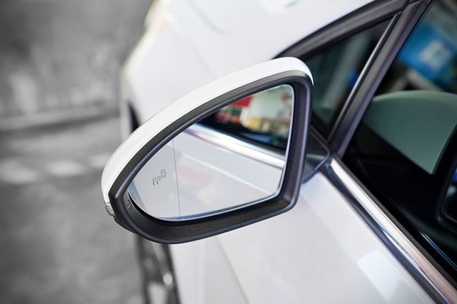 原版一手車僅跑3.9萬里 原廠保養 ACC車道偏移 盲點 倒影 全景天窗 電動椅  第19張相片