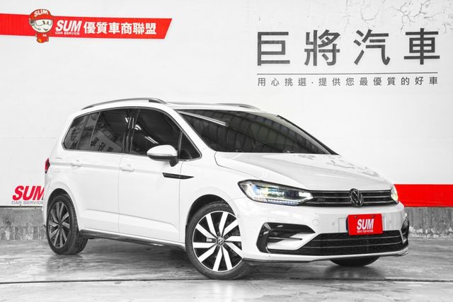 280 TSI Style R-Line僅跑7萬里 全景天窗 雙電動椅 偏離警示 ACC 導航倒影Dyna音響 變換輔助  第1張相片