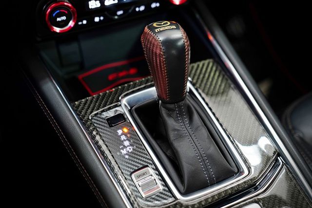 原版件 I-KEY 車道偏移 倒車顯影 皮椅 駕駛座電動椅 恆溫空調 電子手煞車  第15張相片