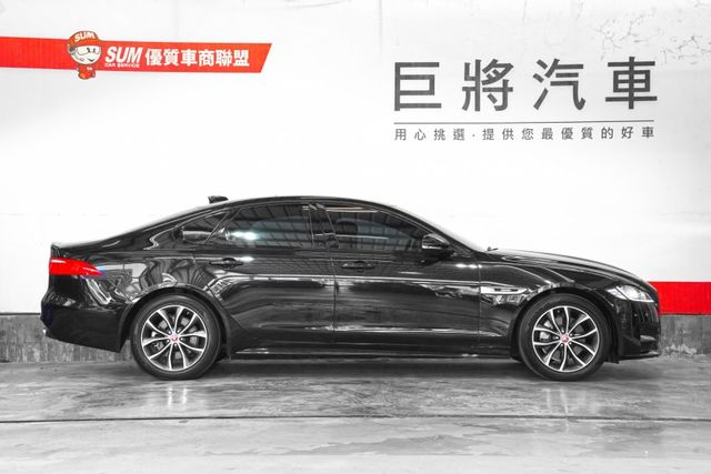 一手車 原版件 天窗、數位儀表、方向盤4向調整、撥片、雙區恆溫、環景、原廠導航  第4張相片